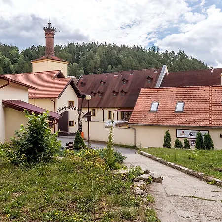 Pivovar ホテル Kácov